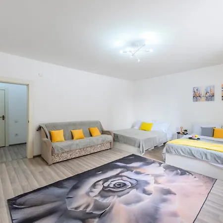 Квартира На 9-10 Человек 56 Алматы Экстерьер фото
