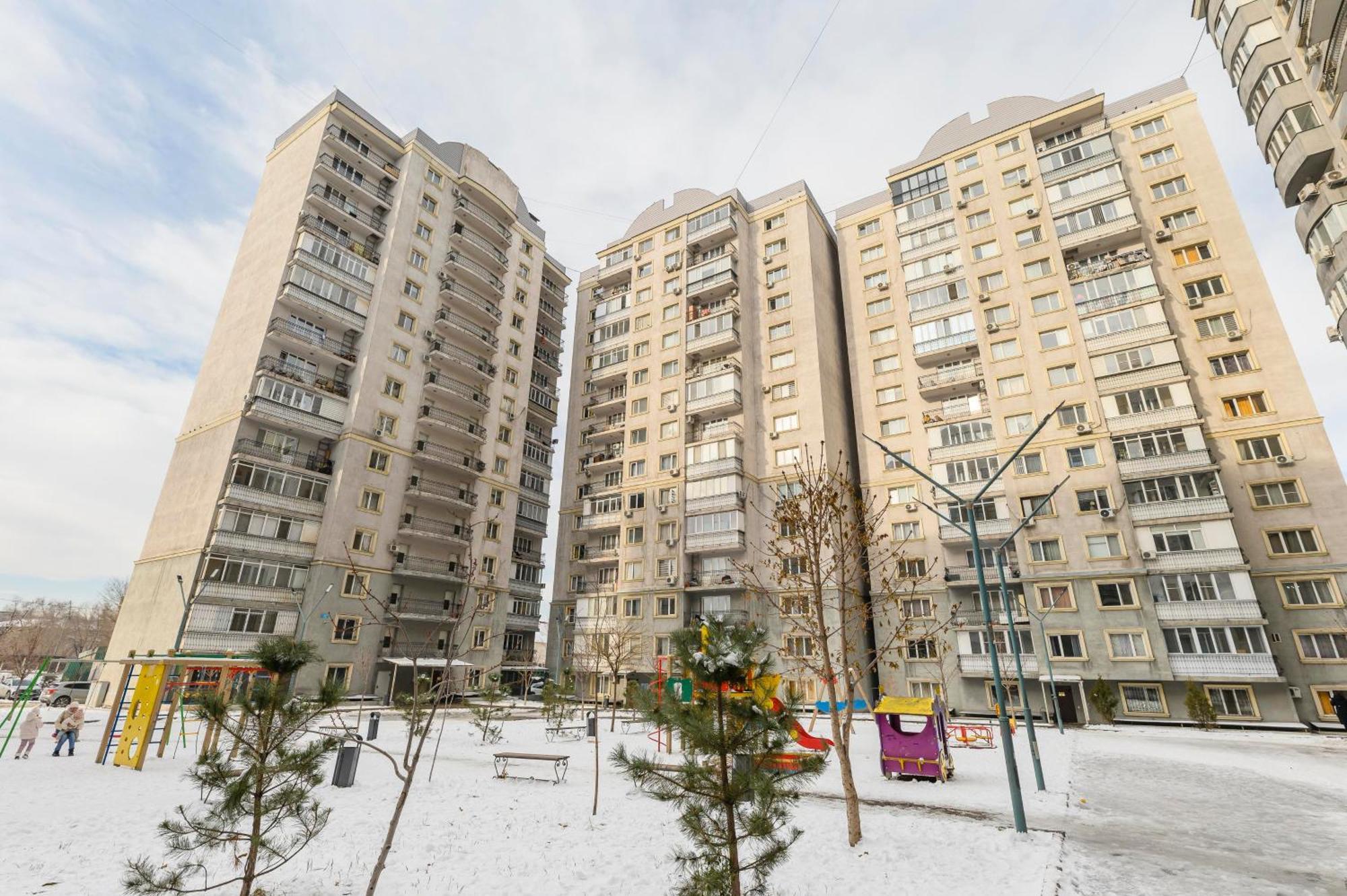 на 9-10 человек 56 * Almaty