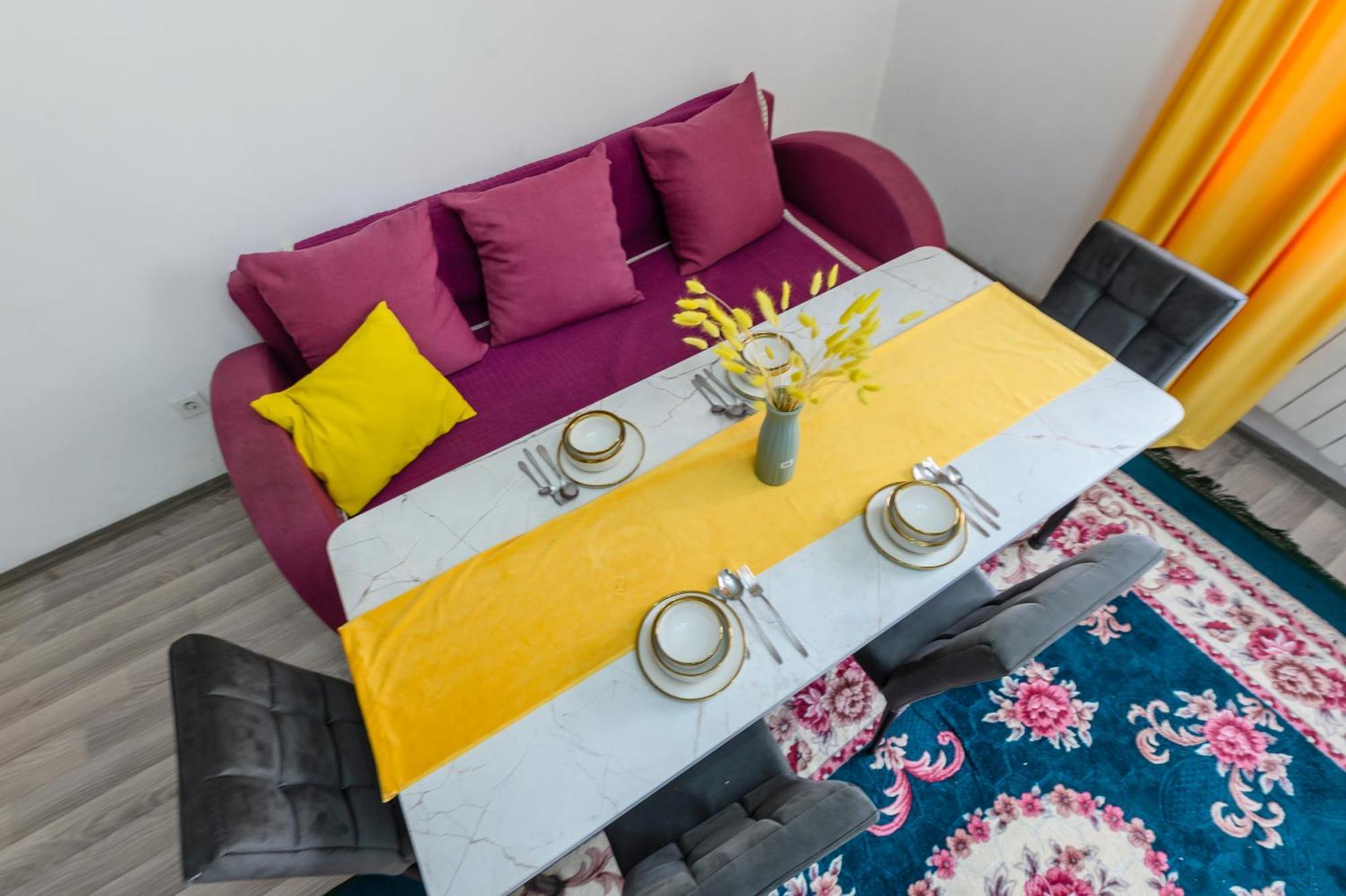 на 9-10 человек 56 Apartment Almaty