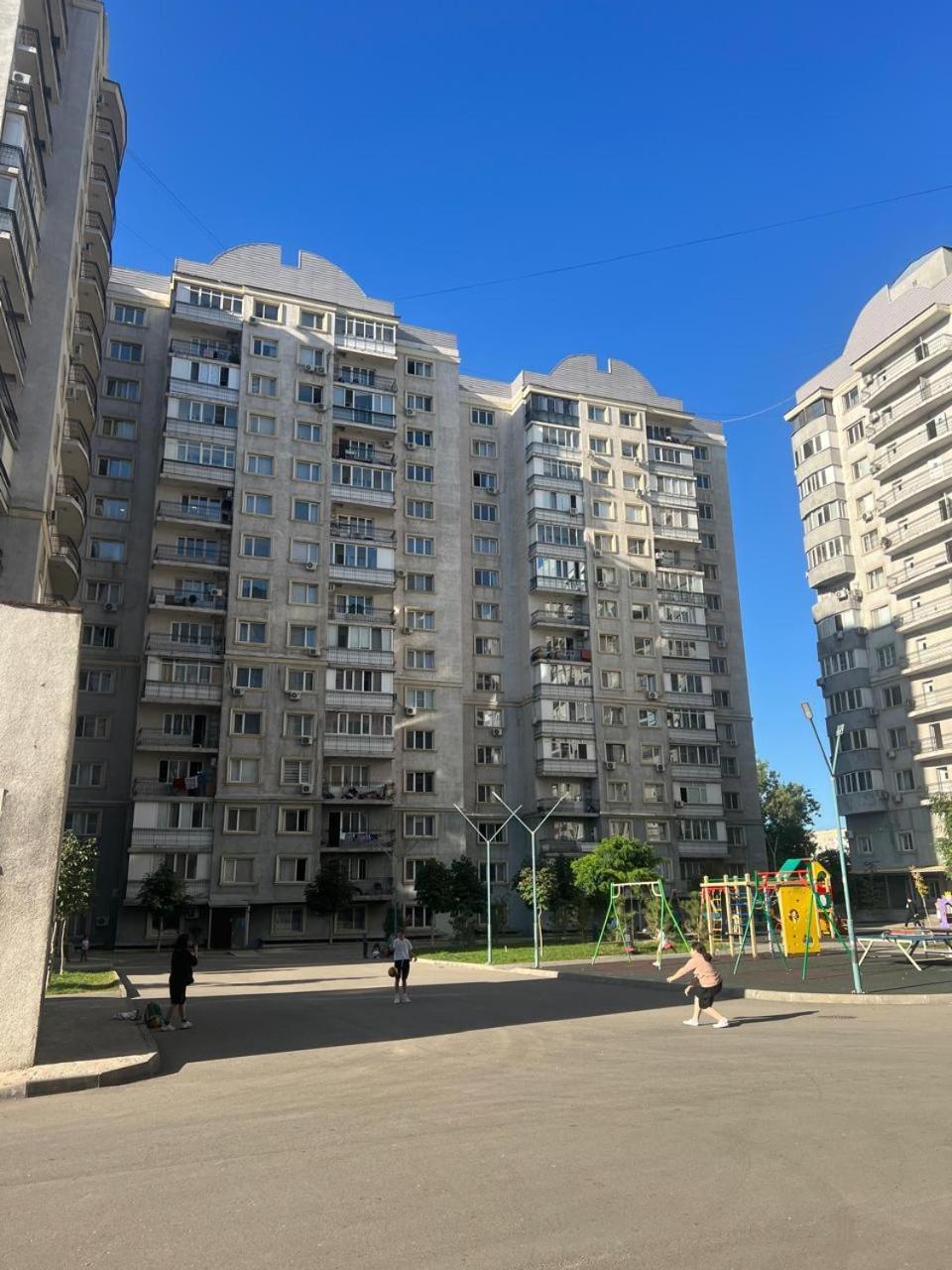 на 9-10 человек 56 *